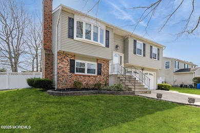 13 Ivy Place