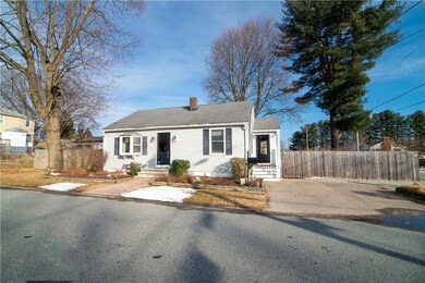 82 Lilac Ave, Woonsocket, RI 02895 - photo 2