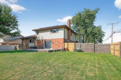 7501 Cambridge Rd, Darien, IL 60561 - photo 5