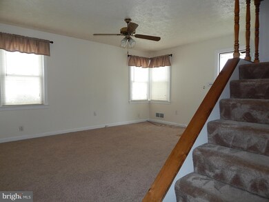 2822 Hoffman Ave, Halethorpe, MD 21227 - photo 6