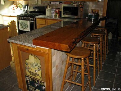 Kitchen. Breakfast Bar