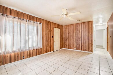 2132 Lewis Dr warn & inviting room
