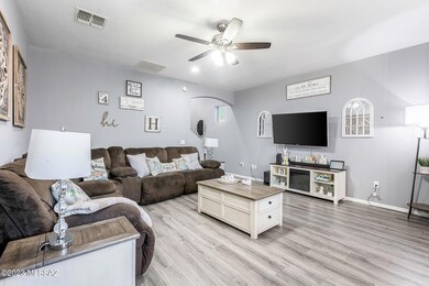 6-web-or-mls-17021 S Painted Bluff Way -