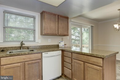 9616 Blake Ln, Fairfax, VA 22031 - photo 2