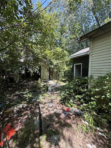 3149 Whittier Ave, Flint, MI 48506 - photo 6