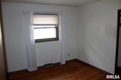 2015 W 35th St, Davenport, IA 52806 - photo 6
