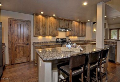 _D2X7926-Kitchen-MLS-