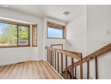 2310 SW 23rd St, Troutdale, OR 97060 - photo 5