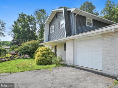 792 Fairmont Ave, Mohnton, PA 19540 - photo 4