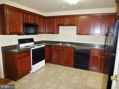 112 E Broad St, New Holland, PA 17557 - photo 4