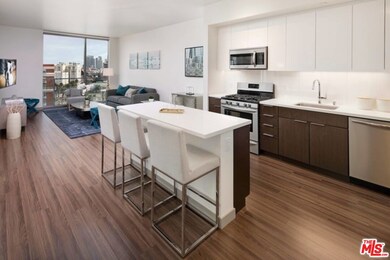 3033 Wilshire Blvd unit 1316, Los Angeles, CA 90010 - photo 4