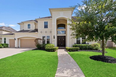 Dazzling front elevation accompanied with a wonder