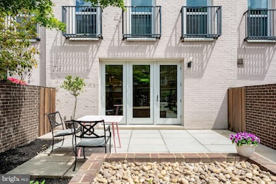 Harbour Square unit TH9, Washington, DC 20024 - photo 4