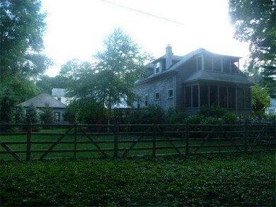 53 Riverdale Rd, Wellesley Hills, MA 02481 - photo 3