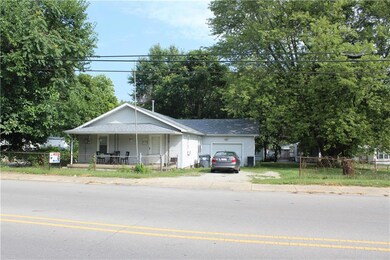 1514 E 18th St, Anderson, IN 46016 - photo 2