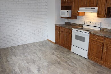 3137 29th Ave SW, Cedar Rapids, IA 52404 - photo 6