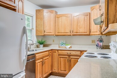 423 Hillsmere Dr, Annapolis, MD 21403 - photo 5