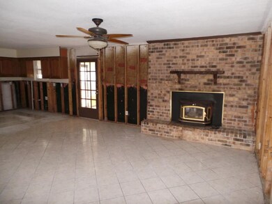 8132 Camelford Dr, Pensacola, FL 32506 - photo 3