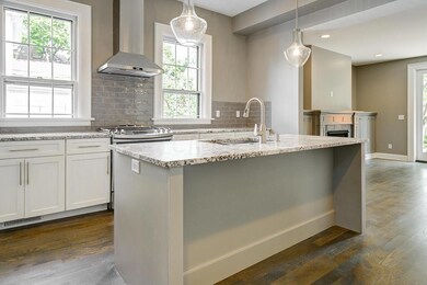 562_S_6th_25_of_33_Kitchen 5