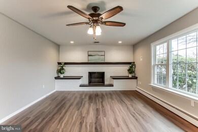 4858 Hawthorn Dr, Harrisburg, PA 17111 - photo 3