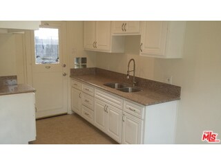 1793 S Rimpau Blvd unit 2, Los Angeles, CA 90019 - photo 2