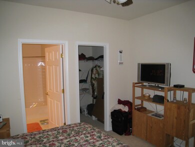 2838 Chinkapin Oak Ln unit 211, Woodbridge, VA 22191 - photo 5