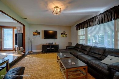 350 Easy St Howell NJ 07731-small-008-Li