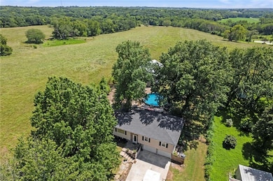 14101 Sandusky St, Bonner Springs, KS 66012 - photo 2