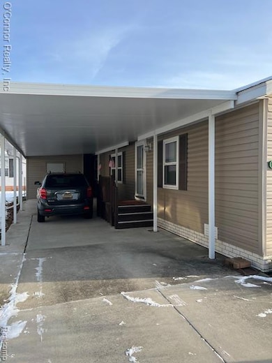 566 Bear Lake Ct, Kimball, MI 48074 - photo 2