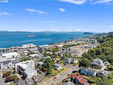 677 17th St, Astoria, OR 97103 - photo 4