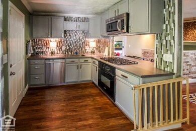 3711 Foraker-13