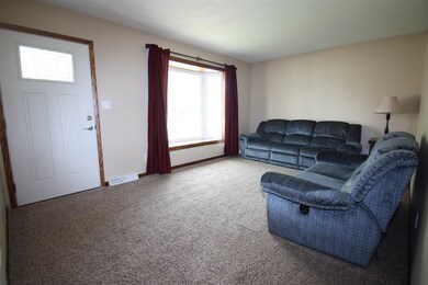 1321 Edgewood Dr, Waterloo, IA 50701 - photo 7