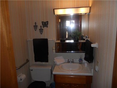 1212 Bellflower Ave, Columbus, OH 43204 - photo 7