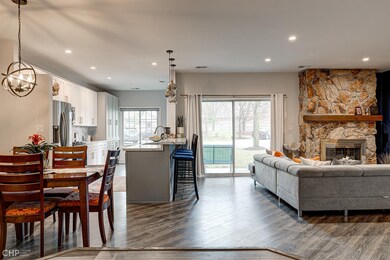 1658 Commodore Ct unit 7, Schaumburg, IL 60193 - photo 3