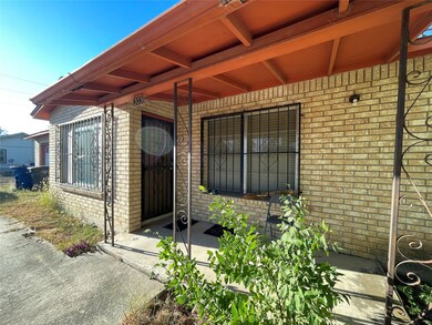 303 Glenoak Dr, San Antonio, TX 78220 - photo 4