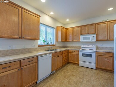 14833 NE Couch St, Portland, OR 97230 - photo 6