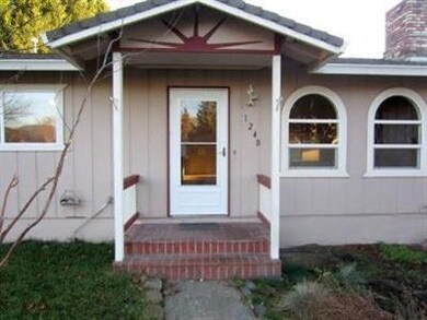 1240 SW Viola Dr, Grants Pass, OR 97526 - photo 2