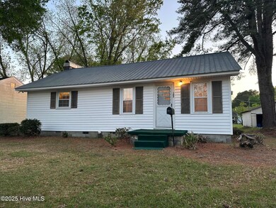 105 Fairview St, Williamston, NC 27892 - photo 2