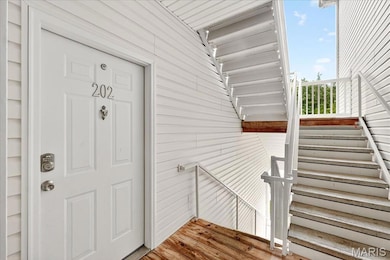 27 Kassebaum Ln unit 202, Saint Louis, MO 63129 - photo 2