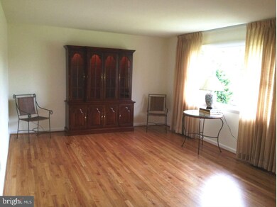 7009 Carmae Rd, Sykesville, MD 21784 - photo 4