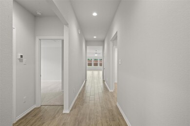 301 Chickasaw Dr, Cleburne, TX 76032 - photo 4