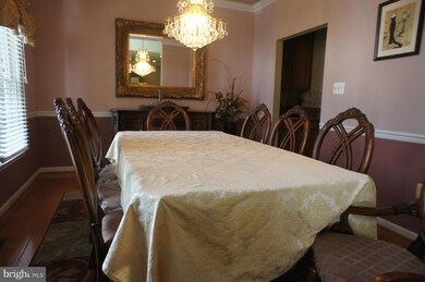 4302 Hollowstone Ct, Chantilly, VA 20151 - photo 7