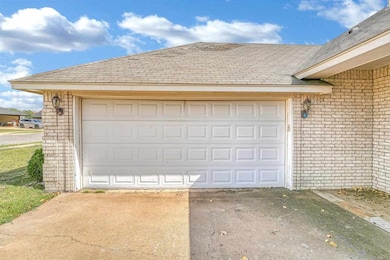 4702 SW Malcom Rd, Lawton, OK 73505 - photo 2