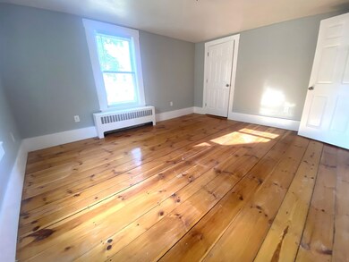 25 Elm St unit B, Newmarket, NH 03857 - photo 5