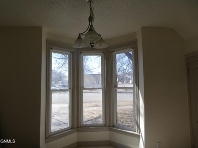 504 4th St SE, Jamestown, ND 58401 - photo 6