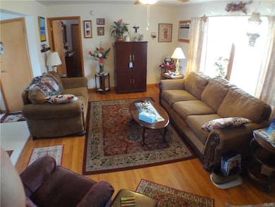 2174 Community Dr, Bath, PA 18014 - photo 5