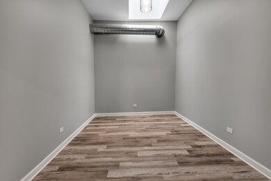 26 N Broadway unit 2A, Aurora, IL 60505 - photo 4