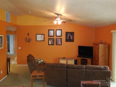 932 SW Sunnyside Dr, Madras, OR 97741 - photo 3