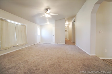 10260 Locust Rd, Henryetta, OK 74437 - photo 6