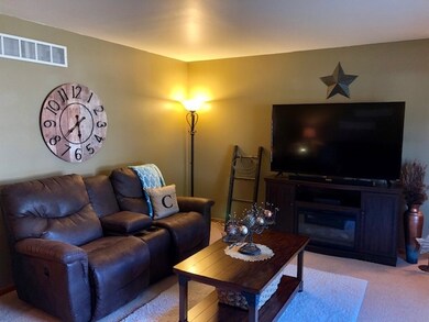 2318 S Chatham St, Janesville, WI 53546 - photo 6